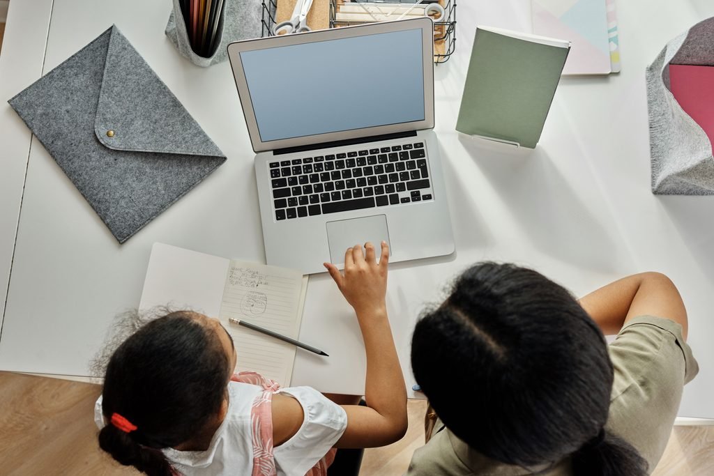 digital marketing and online learning workspace